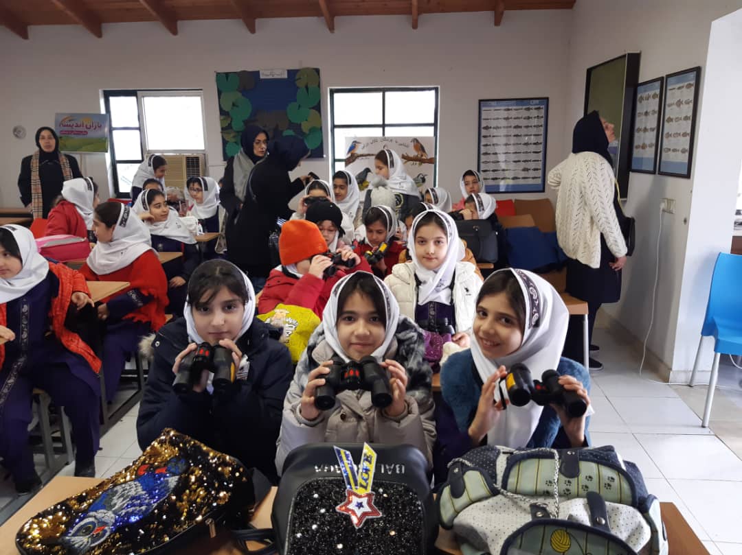 بازدید علمی و تفریحی دختران گل پایه چهارم دبستان باران اندیشه از تالاب بین المللی زیبای سلکه